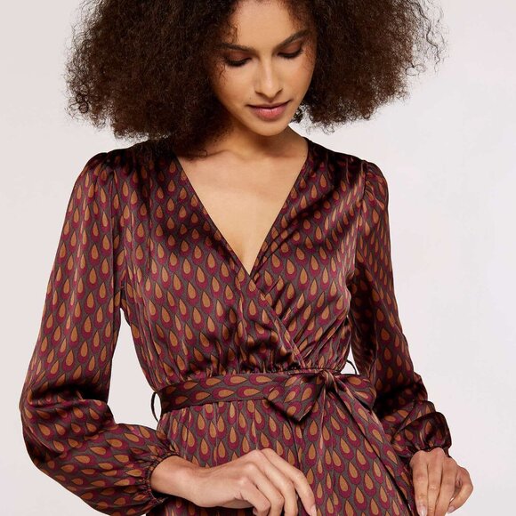 NWT - Apricot Teardrop Crinkle Midi Long Sleeve Dress in Rust - Picture 3 of 4